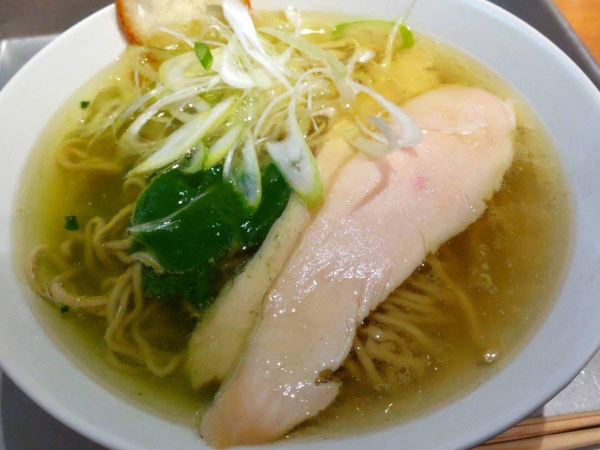 ニシムラ麺 メニュー レビュー 口コミ ランチ ニラのクリア塩ラーメン