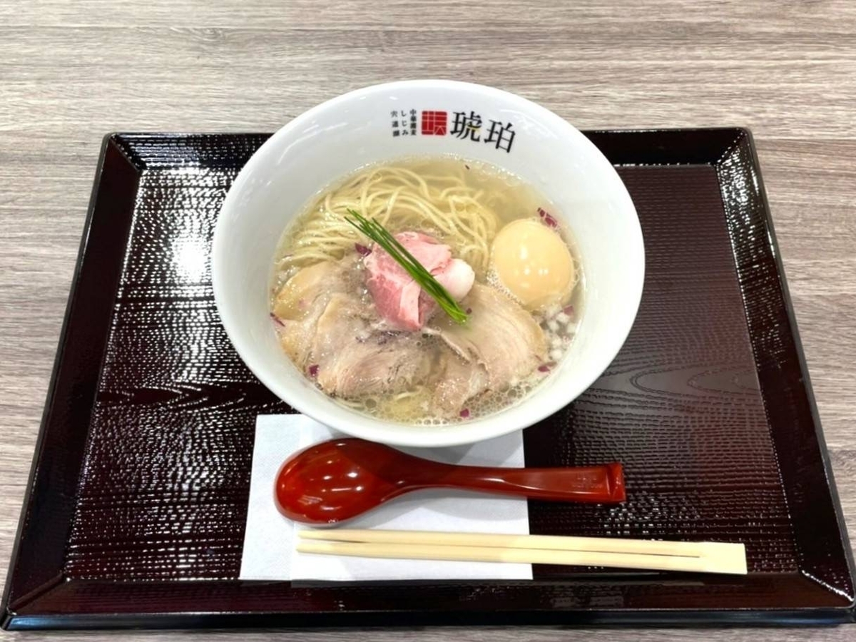 宍道湖しじみ中華蕎麦 琥珀 メニュー レビュー 口コミ 塩ラーメン