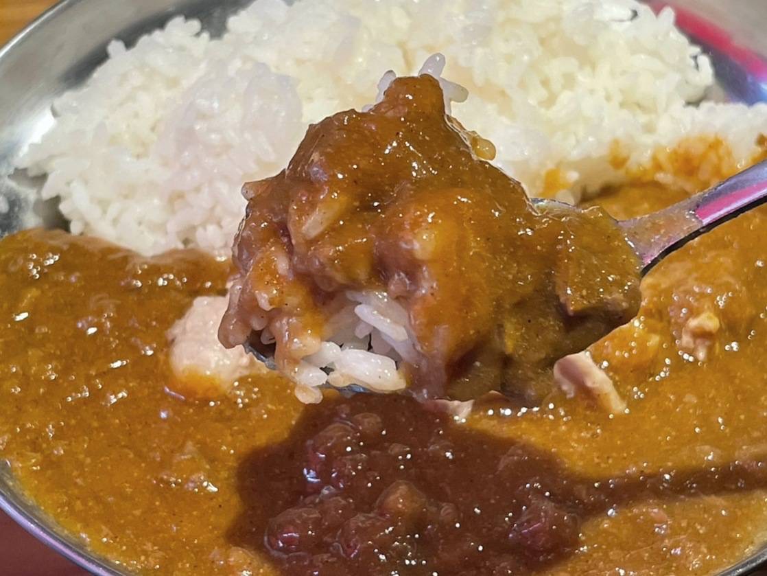 楽天地 ランチ もつ鍋王カレー 具 辛さ レビュー
