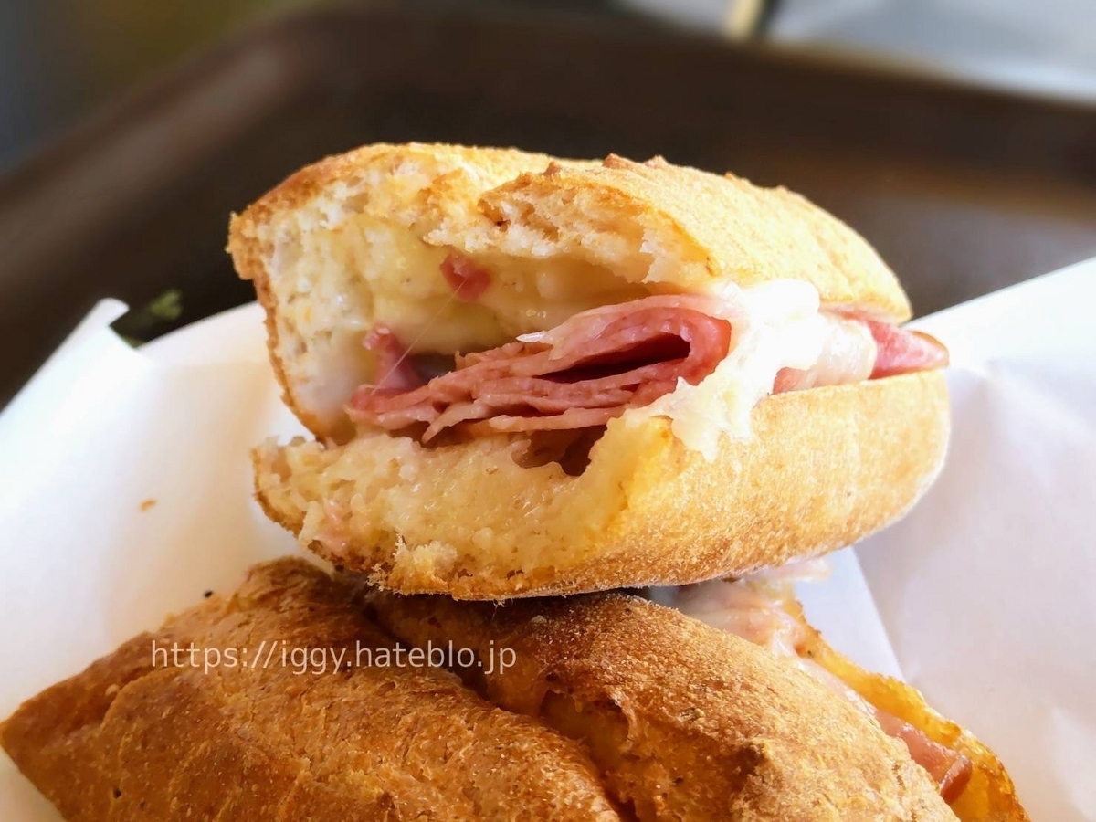 スタバ「ハム＆マリボーチーズ石窯フィローネ」を食べた感想【口コミ