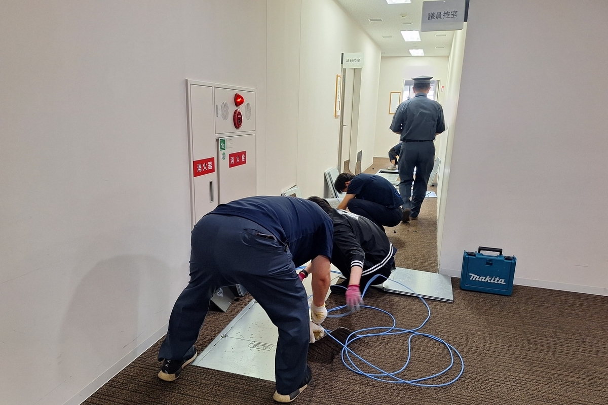 議員控室　引っ越し