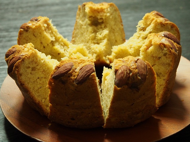 バナナブレッドを割った様子