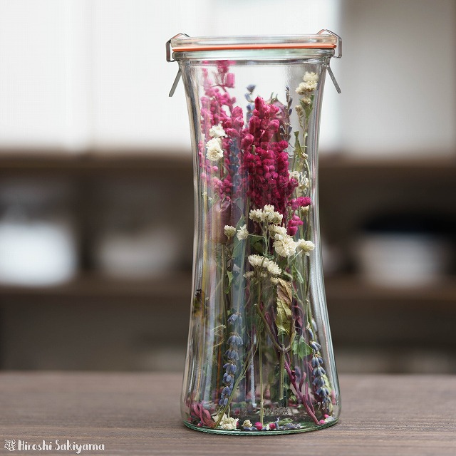 WECKにドライフラワーを詰める