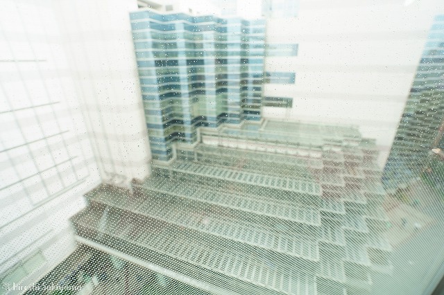 梅蘭からの眺め、見下ろすと8階からの池袋駅が展望できる