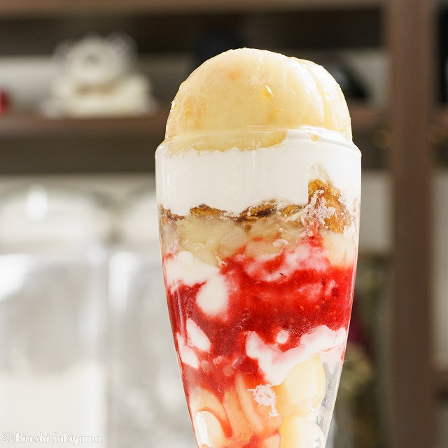 まるごと桃パフェ5