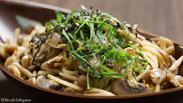 めんつゆとバターで、和風きのこパスタ4
