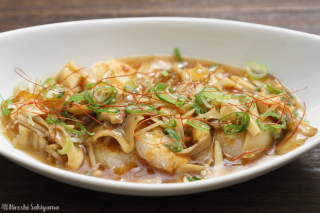 f:id:ikashiya:20181122140357j:plain 中華風キノコあんかけ大根餅を上から見た様子