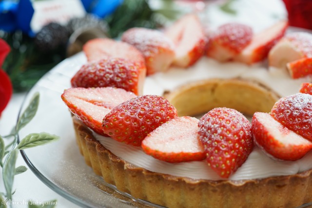 苺のリースタルトのアップ