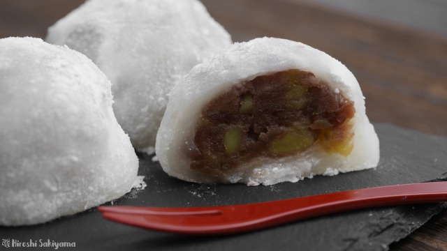 さつまいも大福の断面のアップ