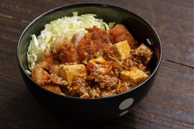 麻婆チキンカツ丼