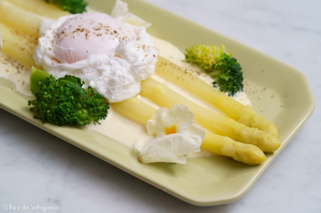 ホワイトアスパラ マヨネーズソースのアップ