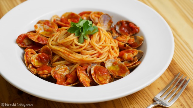 トマトソースのあさりのパスタ、ボンゴレ・ロッソ