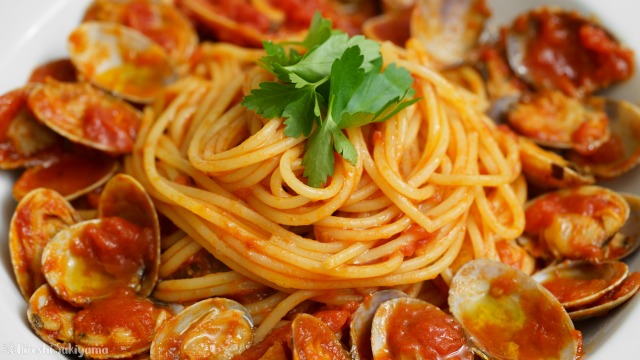 トマトソースのあさりのパスタ、ボンゴレ・ロッソのどアップ