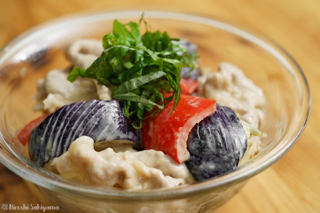 ナスと豚肉のわさびごまダレ和えのアップ