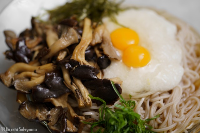 ひらたけとろろ蕎麦のひらたけのアップ