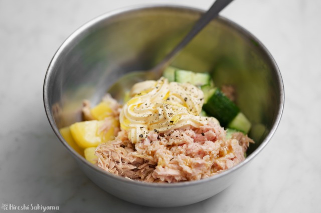 f:id:ikashiya:20191130012713j:plain 材料をすべてボウルに入れた様子