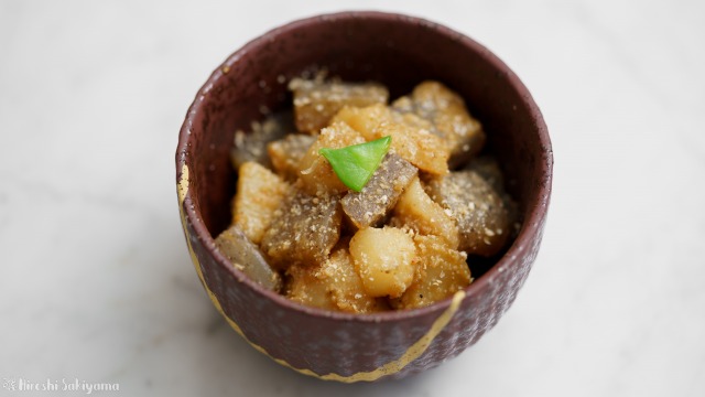 菊芋とこんにゃくのごま味噌煮
