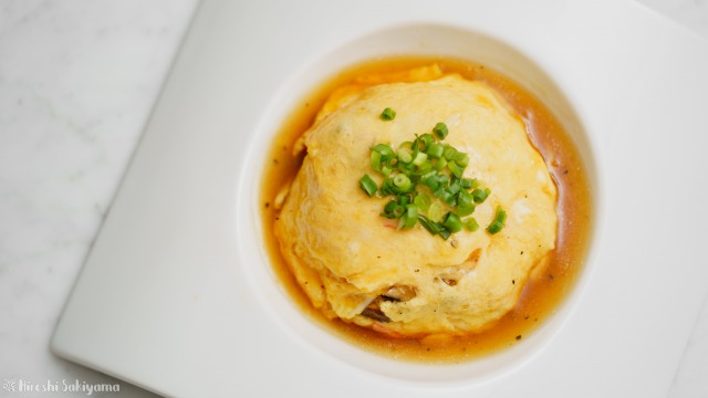 天津飯を上から見た様子