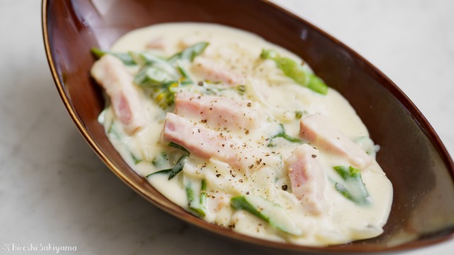 ボウル1つ・レンジで作るクリームシチューのアップ