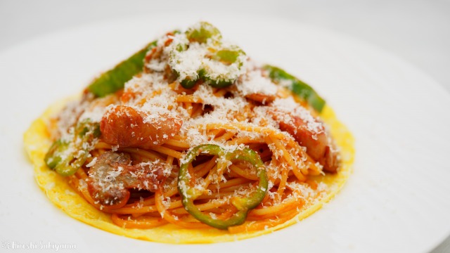 オムナポリタンを横から