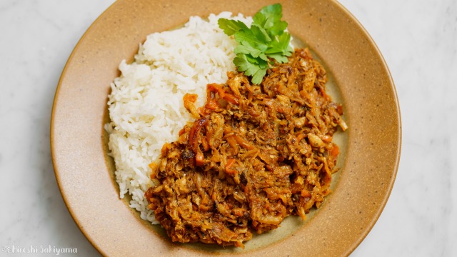サバ缶と切り干し大根の和風カレーを上から