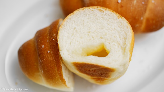 塩パン、塩バターロールの断面