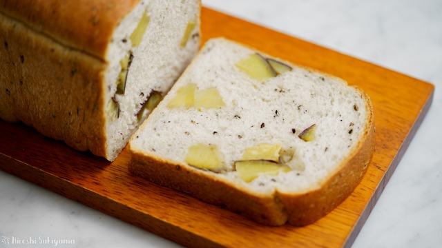 さつまいもと黒ごまの食パン、カット