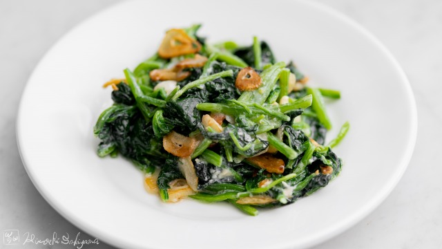 ほうれん草の腐乳にんにく炒め