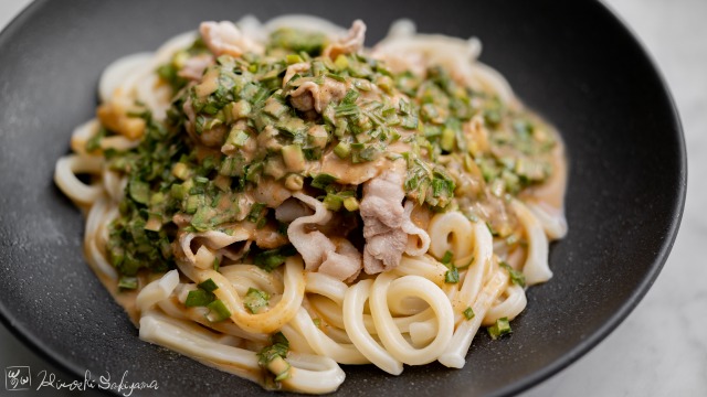 ごまニラだれ冷しゃぶうどん