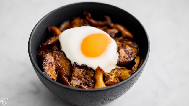 温玉てりやき茄子丼