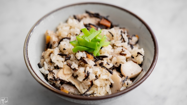 ひじきと里芋の炊き込みご飯