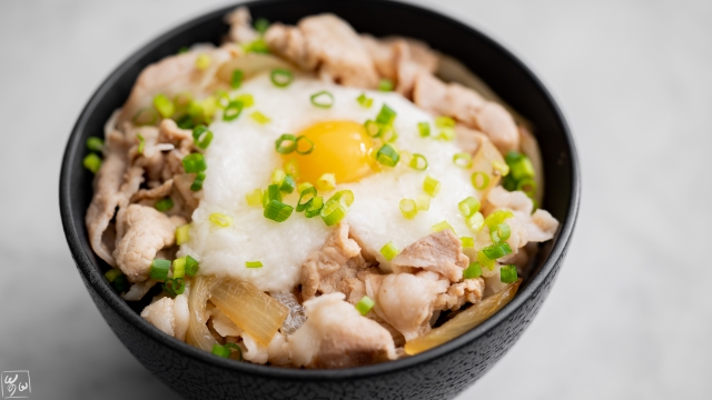 とろろ豚丼