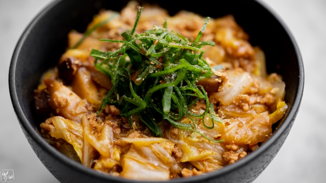 麻婆椎茸白菜丼