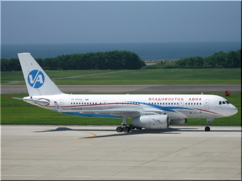 Tupolyeva Tu204300 乗り物