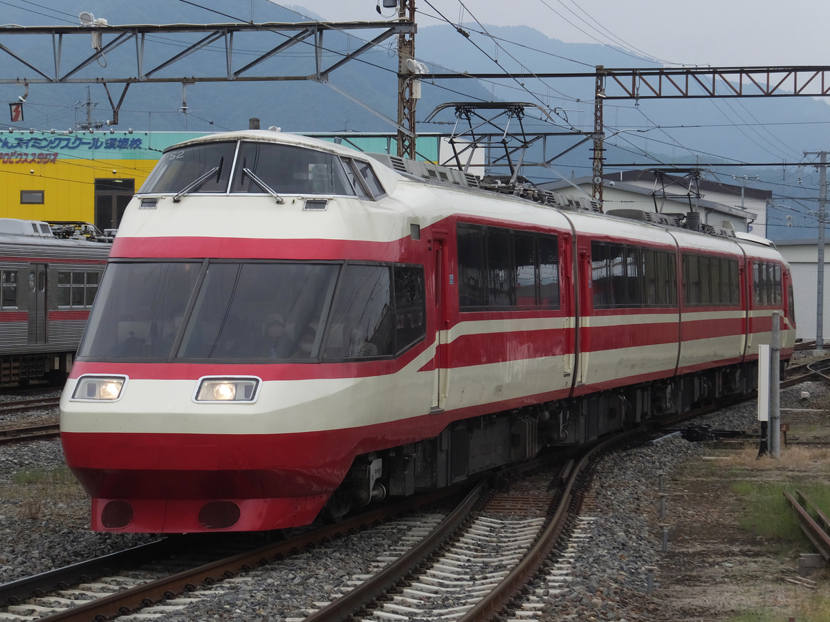 長野電鉄8500系 8502編成 朝陽さくら仕様 - 池谷車輛館