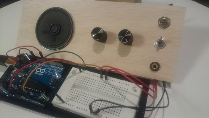 写真8 外観を整えて電子楽器っぽくしてみる