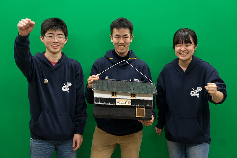 写真左より松野将馬さん、福林明日香さん、塚越統哉さん