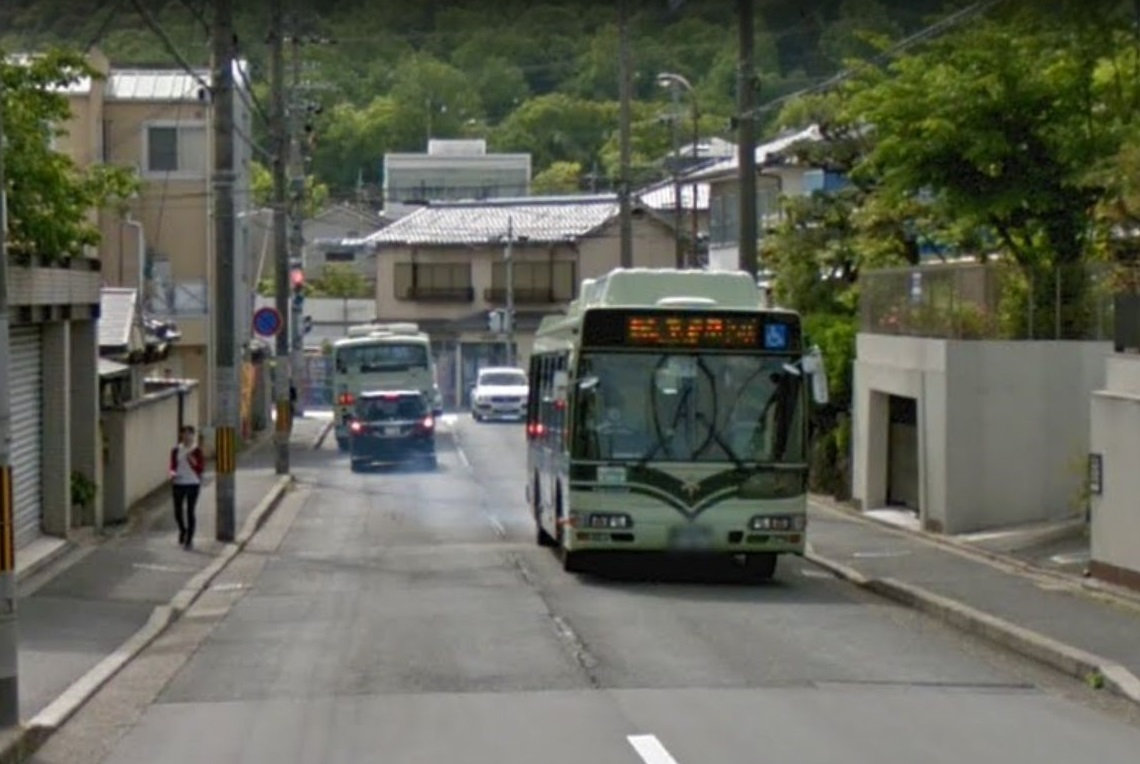 これを見てください 京都市バスの過剰運行状態がもたらす危険なバス停 桜木町 人生 あせらず楽しもう