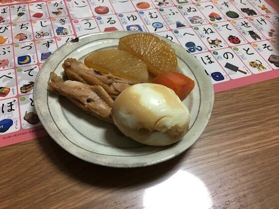 鳥手羽と大根の煮物