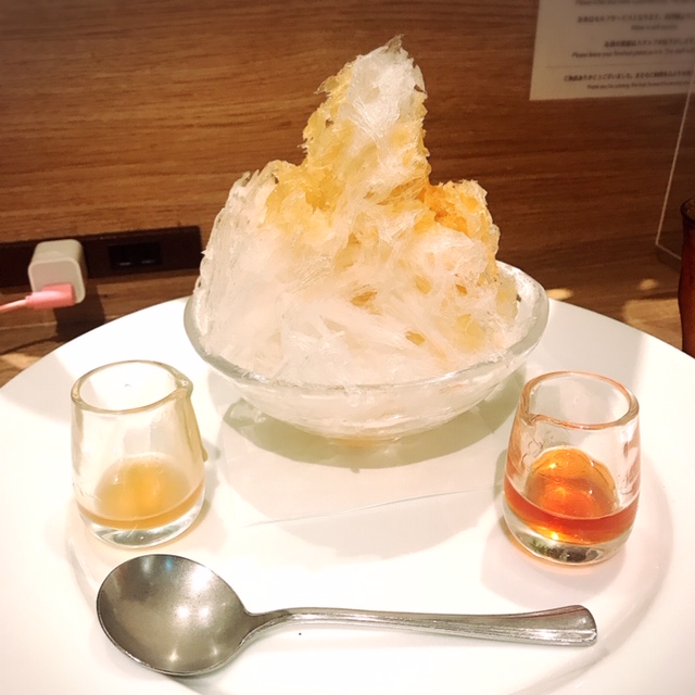 生姜と紅茶のシロップをかけたかき氷