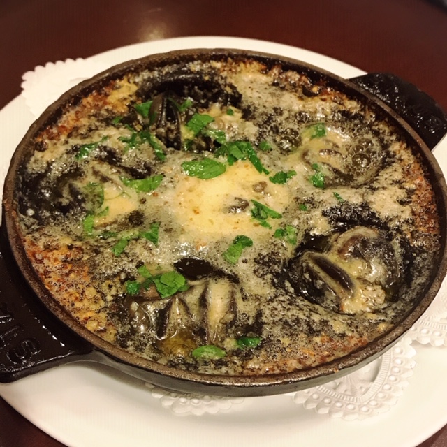 エスカルゴのオーブン焼き、ガーリックバター風味