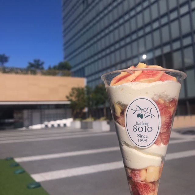 NEWoMan新宿の屋上でパフェピクニック