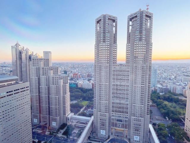 「京王プラザホテル」クラブラウンジから見えた夕焼け