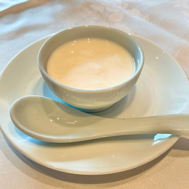 「四川豆花飯荘」四川ランチセットの杏仁豆腐
