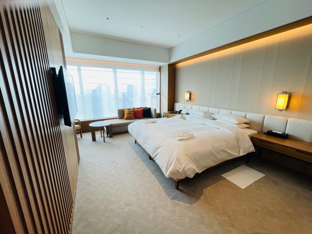 「The Okura Tokyo」プレステージルームのベッドルーム