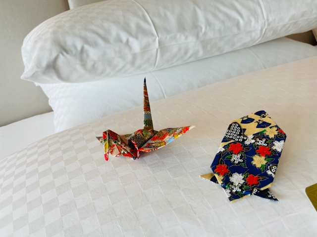 「The Okura Tokyo」プレステージルームのベッド周り