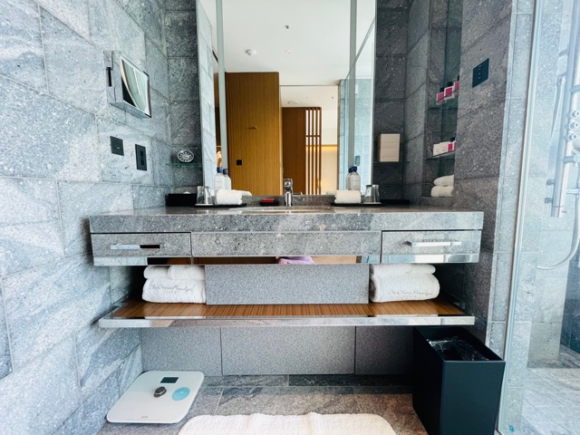 「The Okura Tokyo」プレステージルームの洗面台
