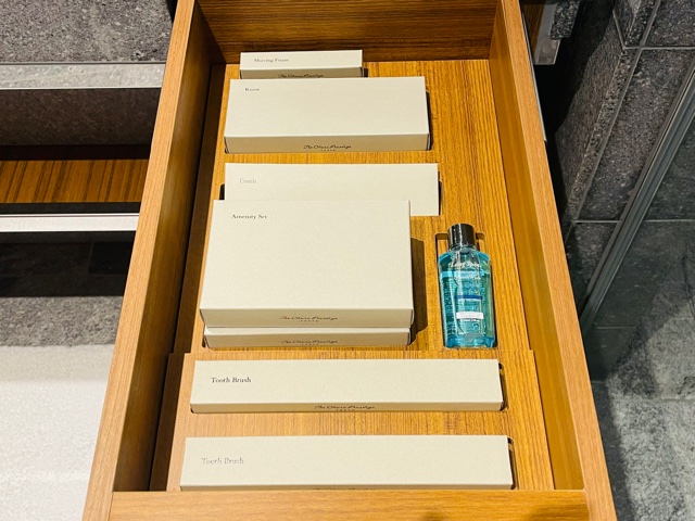 「The Okura Tokyo」プレステージルームの引き出し内アメニティ