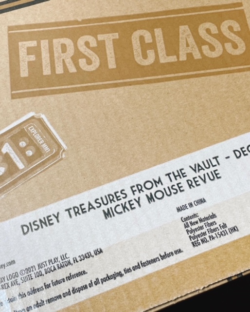 Disney Treasures From the Vault, Limited Edition Mickey Mouse Revue Plush：梱包用の箱③