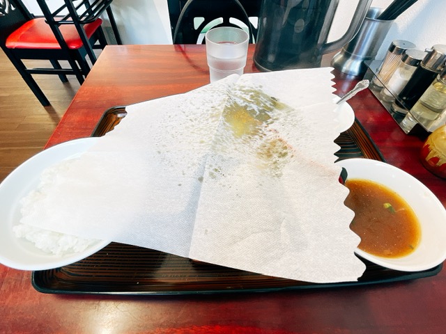 石焼麻婆豆腐のランチセットが運ばれてきた状態